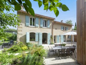 Location d'une maison de vacances dans les Alpilles avec piscine