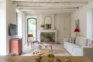 Salon du Mas Paillan, une maison à louer pour 3 personnes avec piscine dans les Alpilles