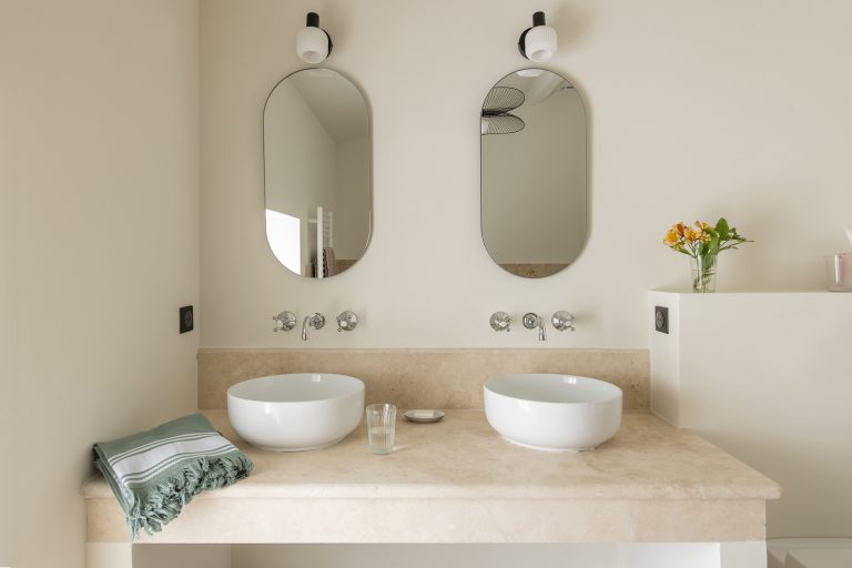 salle_de_bain_chambre_ciel_mas_paillan