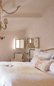 Chambre rose de la Bastide Dalméran