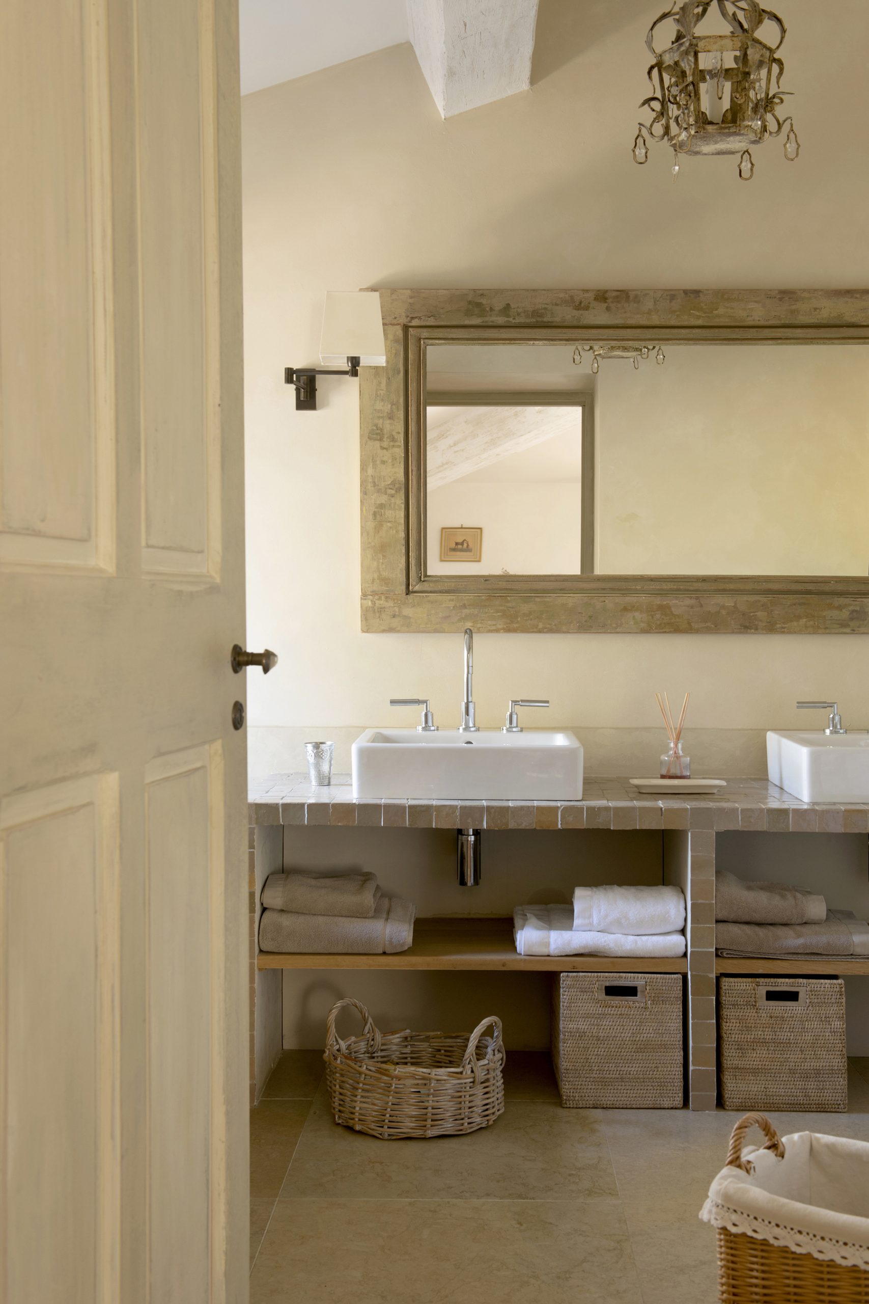 Salle de bain de la chambre beige