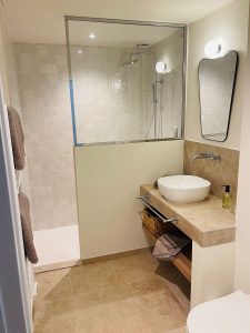 Salle de bain de la chambre Azur du Mas Certain