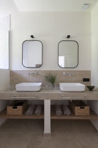 Salle de bain de la chambre pétale du Mas Certain