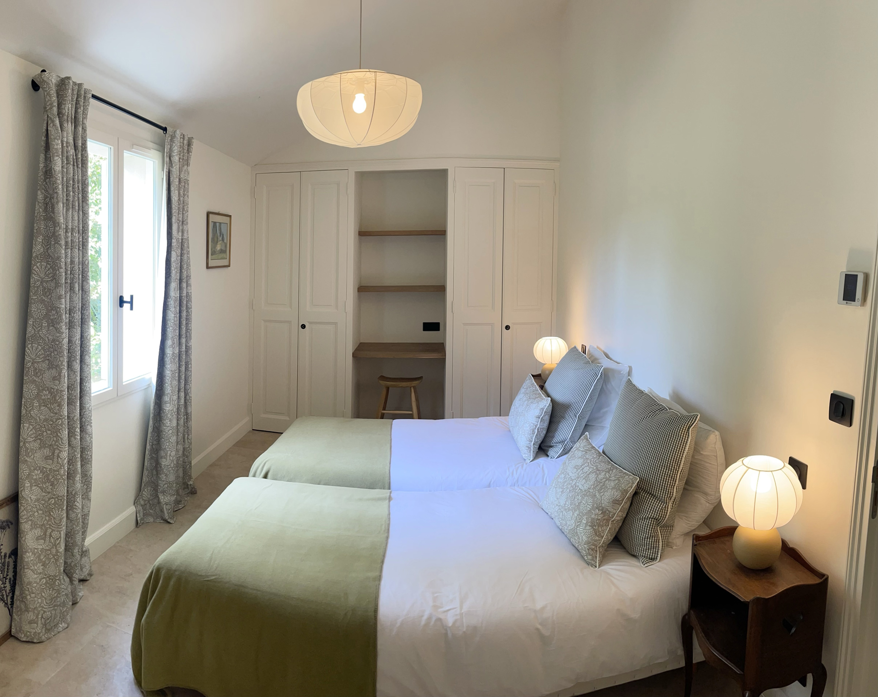 Chambre Paon, Mas certain, location maison estivale sur le domaine Dalméran