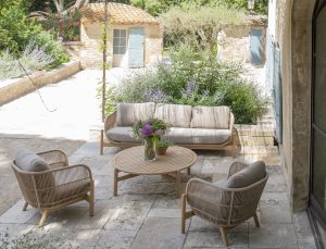 Salon extérieur avec barbecue